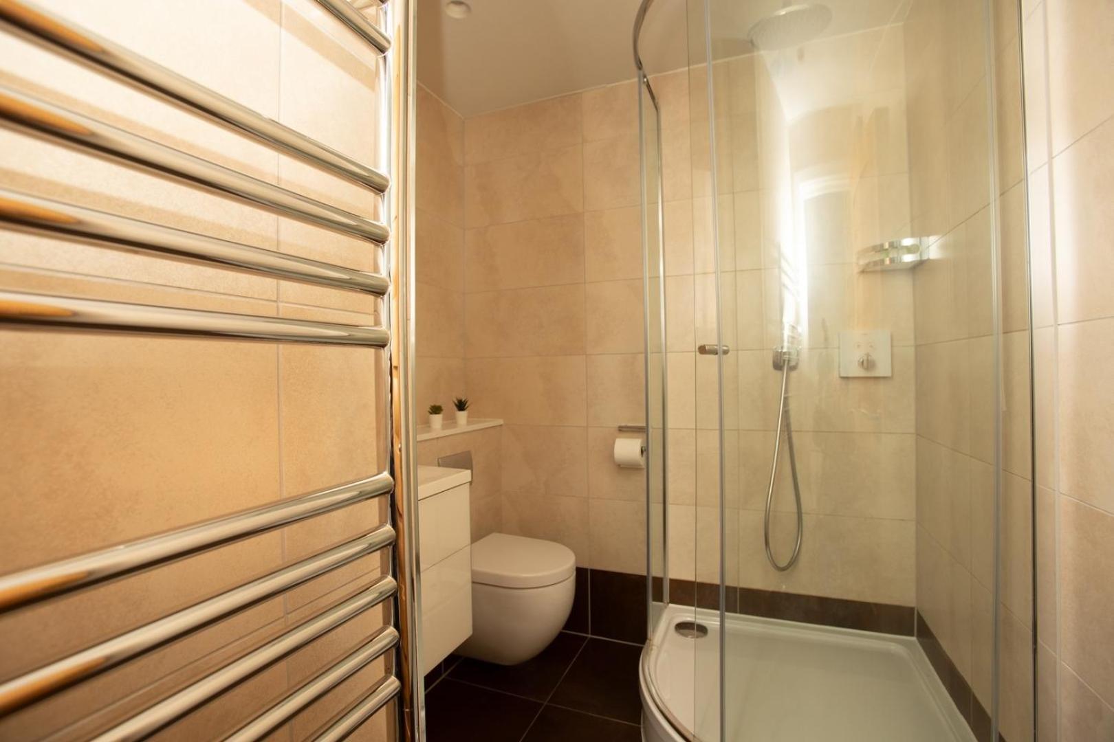 Bnbnook - Cozy 2br Near Oxford Street & Soho Apartament Londra
